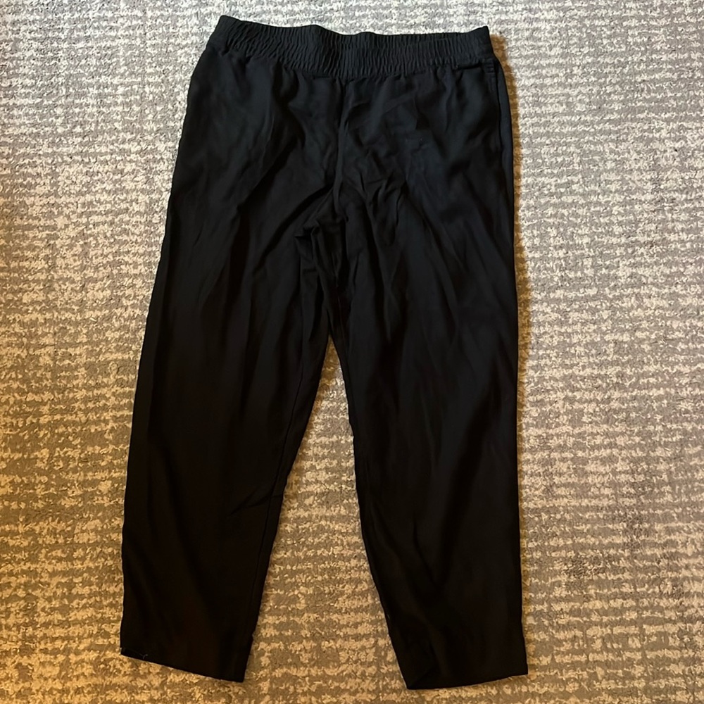 Old navy cropped linen pants size XL tall.